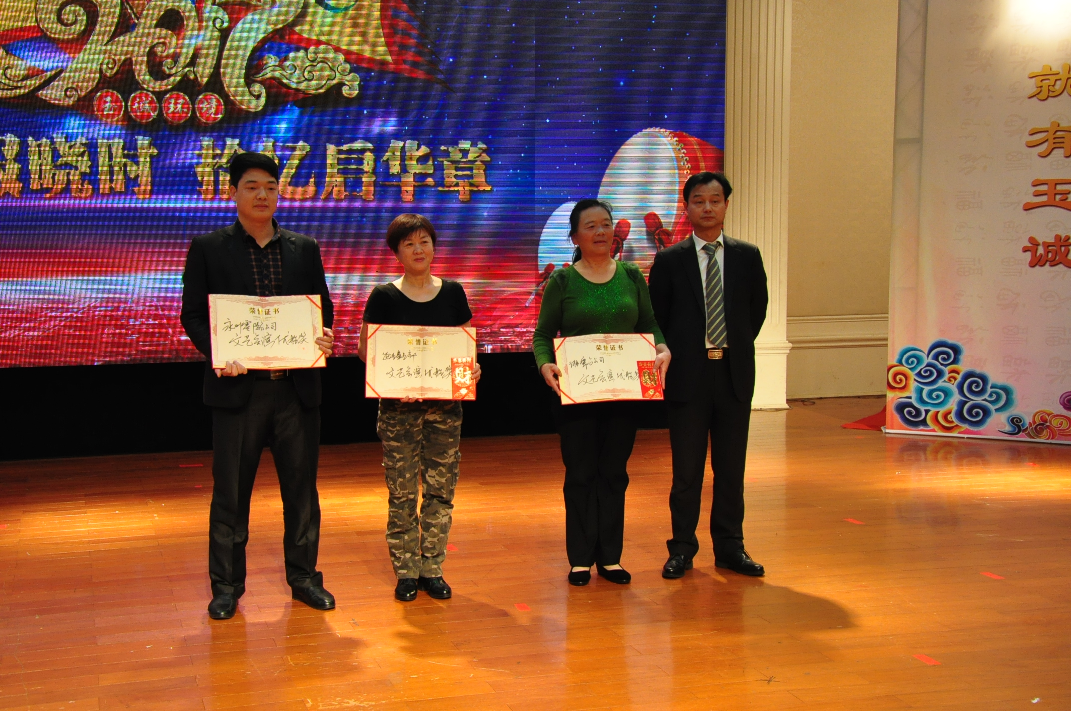 長沙清潔,長沙清潔服務,長沙專業(yè)清潔,長沙清潔公司,湖南專業(yè)清潔,長沙保潔公司,長沙專業(yè)保潔,長沙物業(yè)保潔